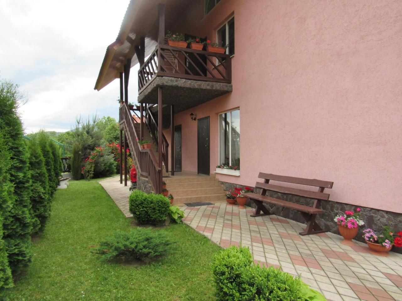 U Neli Hotel Solochin Exterior photo