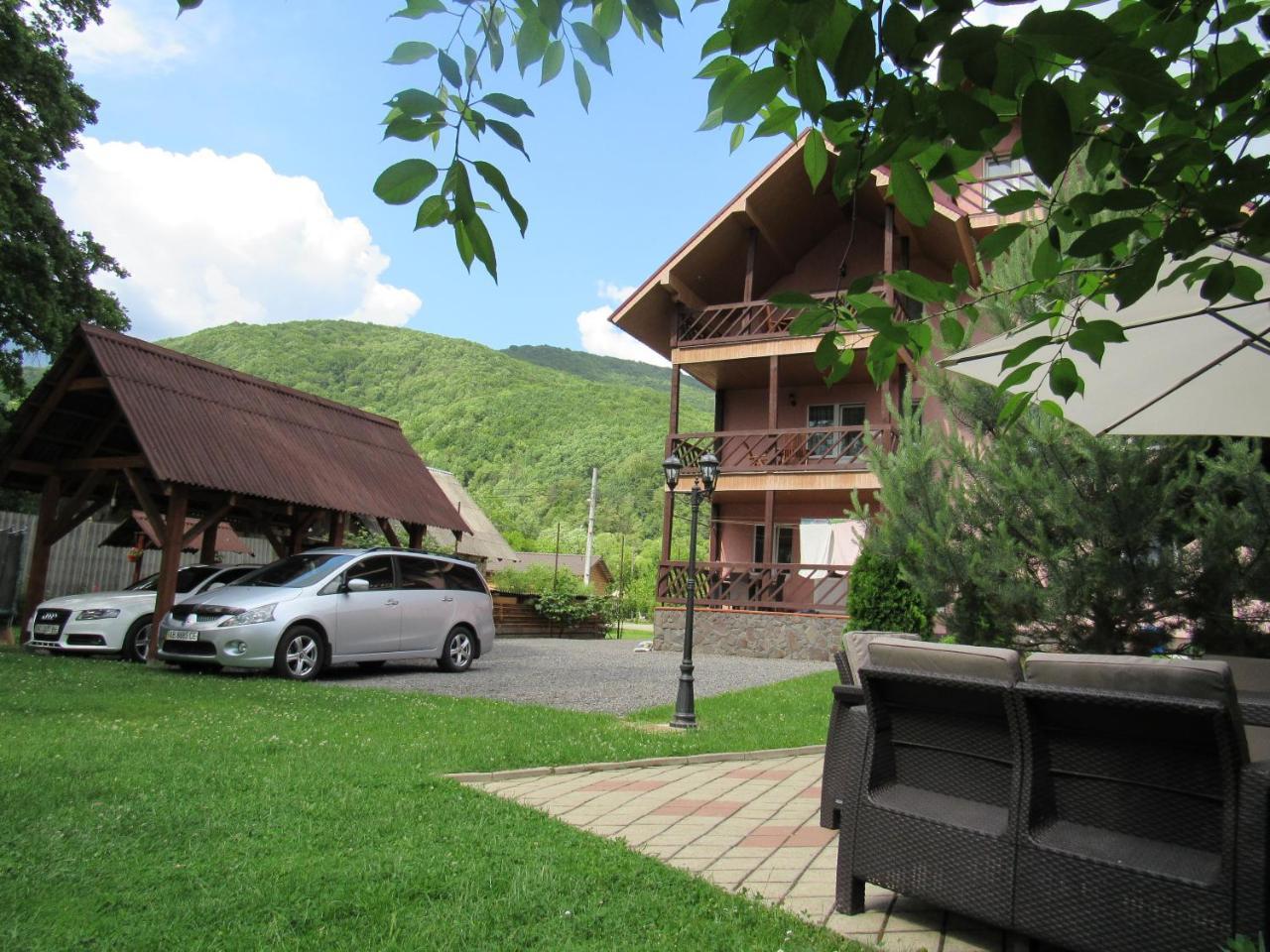 U Neli Hotel Solochin Exterior photo